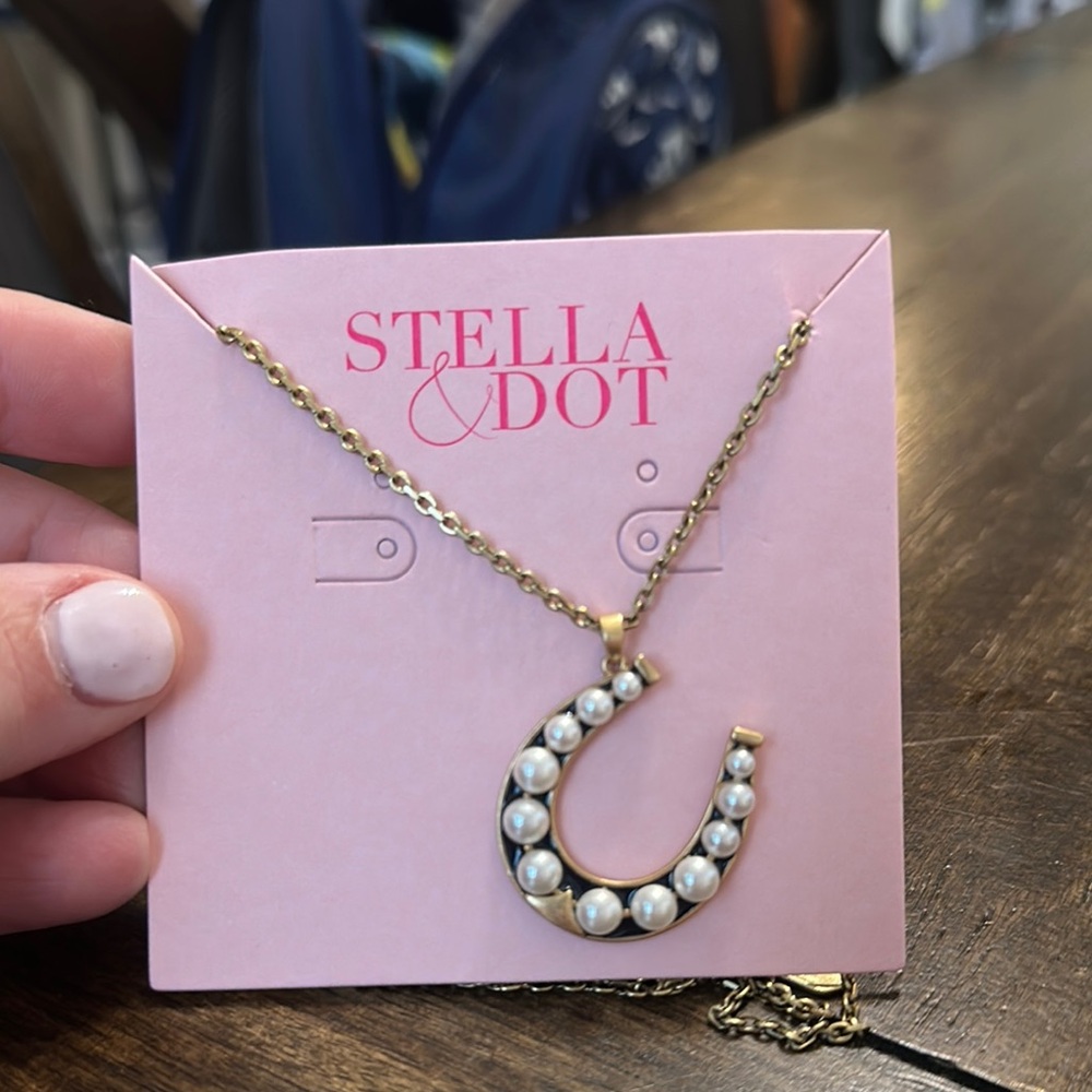 Stella & Dot Gold Necklace with Pearls